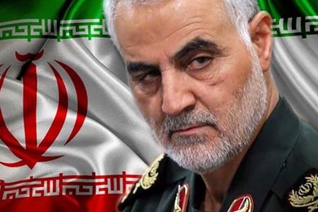 بخشی از وسایل سردار سلیمانی را در موزه دفاع مقدس کرمان ببینید