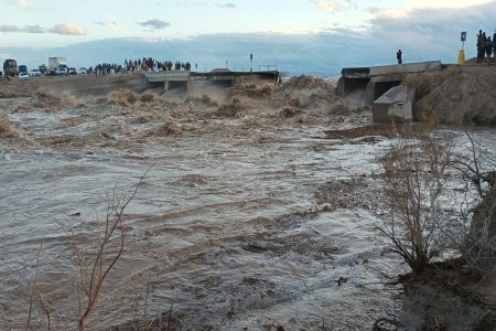 آخرین خبر‌های سیل در جنوب کرمان/رهایی ۹۰ درصد مناطق سیل زده از محاصره سیل