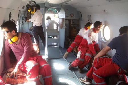 هلال احمر به دنبال مفقودین بر اثر طغیان رودخانه در قلعه‌ گنج