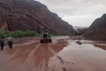حضور گروه های جهادی کنار سیل زدگان جنوب کرمان