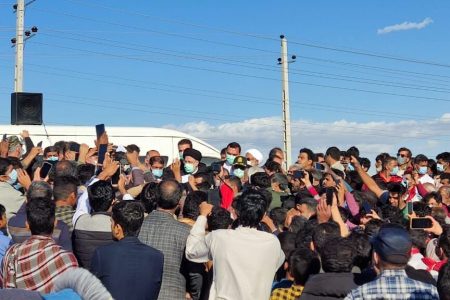 رئیس‌جمهور از روستای نهضت‌آباد شهرستان رودبارجنوب بازدید کرد