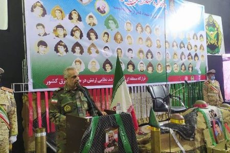 یک فرمانده ارتش: سردار سلیمانی در برخورد با داعش هم رافت اسلامی را رعایت کرد