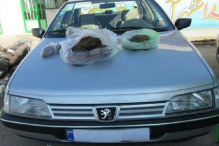 خودرو حامل ۴۳۸ کیلوگرم تریاک در بم توقیف شد