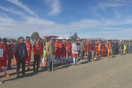 آغاز مسابقات فوتبال زمین خاکی یادواره سپهبد شهید سلیمانی در سیرجان