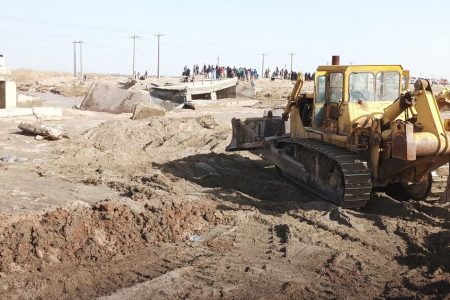 استقرار ۱۱ دستگاه راهسازی در ریگان برای بازگشایی محورهای خسارت دیده از سیل