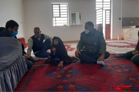 تبریک روز مادر به مادران شهدای عنبرآباد توسط فرمانده سپاه عنبرآباد