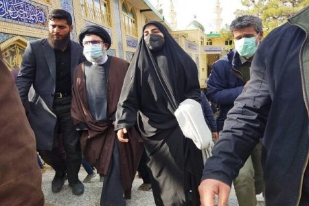 خانواده شهید سلیمانی وارد گلزار شهدای کرمان شدند