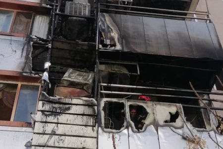 آتش‌سوزی سه واحد از یک مجتمع مسکونی در کرمان