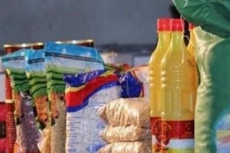 توزیع 600 بسته معیشتی بین کارگران فصلی