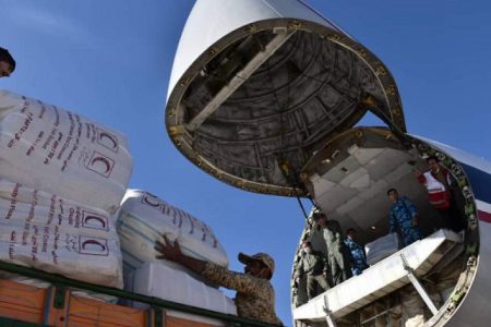 اولین محموله نیروی هوایی ارتش برای سیل زدگان به کرمان رسید/ اعزام یک تیپ و ادوات مهندسی رزمی ارتش به جنوب استان کرمان