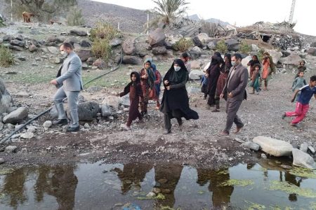 نخستین دغدغه مسئولان باید رفع مشکل محرومان باشد