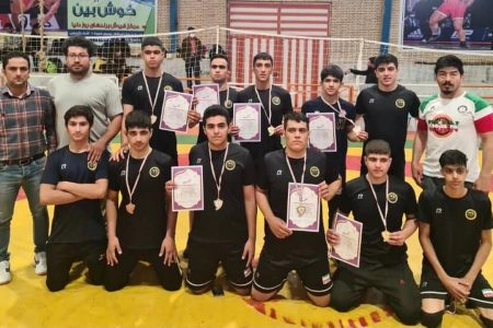 سیرجان فاتح مسابقات قهرمانی کشتی فرنگی مدارس کرمان
