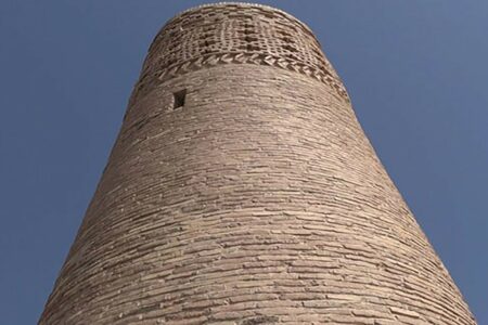 یادگاری نویس های بنای تاریخی فهرج شناسایی شدند+تصویر