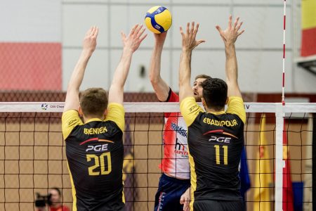 شهداب یزد و رفسنجان مرحله یک چهارم نهایی لیگ برتر والیبال به دیدار هم می روند