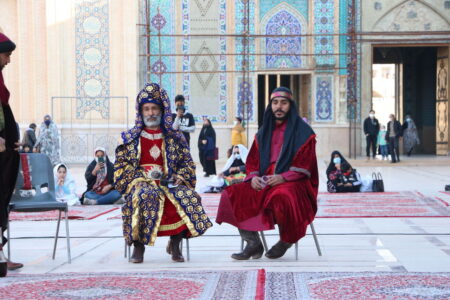 تعزیه‌خوانی شبیه‌خوانان کرمانی در حرم شاهچراغ (ع)
