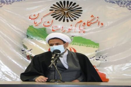 نشست صمیمی امام جمعه کرمان با دانشجویان برگزار شد