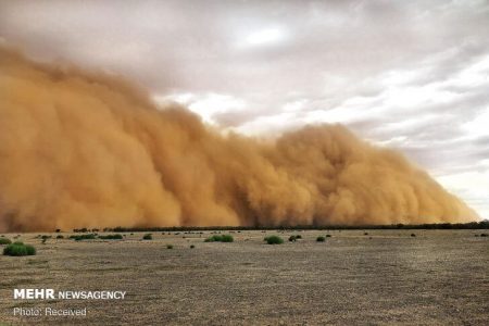 آسمان شرق کرمان خاک می بارد/ معضلی که برای مسئولان عادی شد