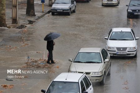 آبگرفتگی در شهر کرمان/ مردم از مسیل ها فاصله بگیرند