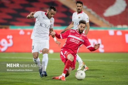 شکست پرسپولیس مقابل فولاد در نیمه نخست/ ترک روی جام قهرمانی سرخها