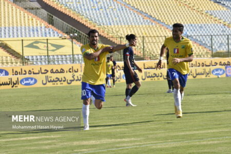 تساوی صنعت نفت با گل گهر در نیمه نخست/ ذوب آهن برنده به رختکن رفت