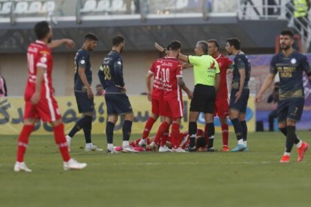 دو اشتباه بزرگ داور بازی پرسپولیس و گل گهر/ یک پنالتی و یک گل!