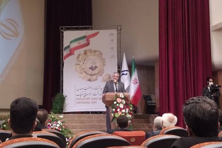 کارگر با حقوق چهار، پنج تومان نمی‌تواند مخارج زندگی‌اش را تأمین کند