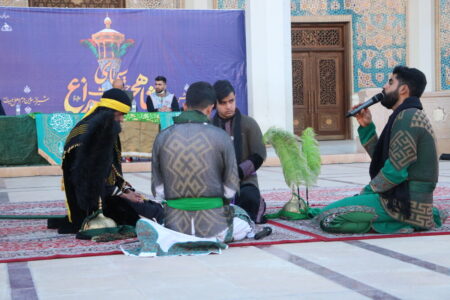 تعزیه‌خوانی شبیه‌خوانان کرمانی در حرم شاهچراغ (ع)