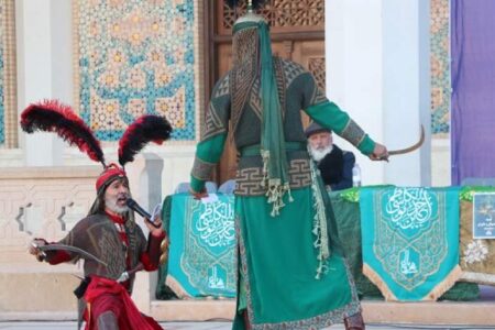 تعزیه خوانی شبیه خوانان کرمانی در حرم شاهچراغ (ع)