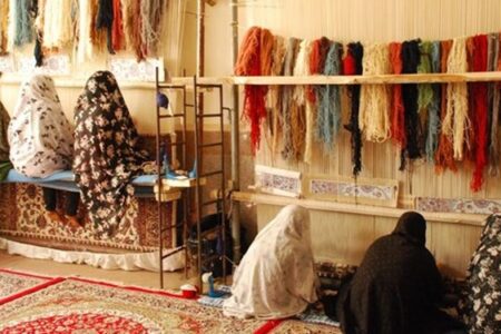 حمایت کمیته امداد کرمان از ۵۵۰۰ قالی‌باف