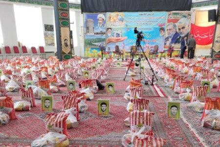 کمک مؤمنانه|توزیع ۷۵۰ بسته معیشتی توسط سپاه شهرستان بافت