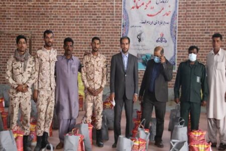 توزیع بسته‌های معیشتی شرکت نفت بین سیل‌زدگان جنوب کرمان