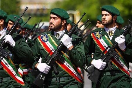 پیام فرمانده و نماینده ولی فقیه در سپاه به مناسبت روزپاسدار