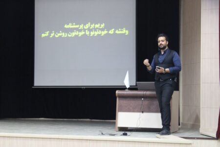 جوان ۲۳ ساله ای که سه عرصه کسب و کار فعال را راه اندازی کرده است/کارآفرینی خلاقانه با بهره گیری از بستر فضای مجازی