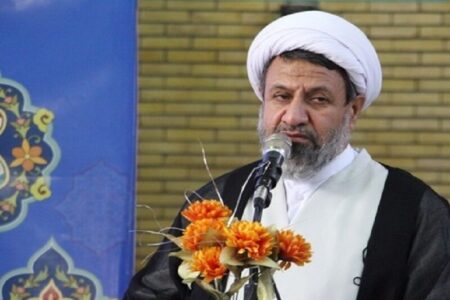 امام جمعه کرمان: چهره های فرهیخته جهادگران جهاد تبیین هستند