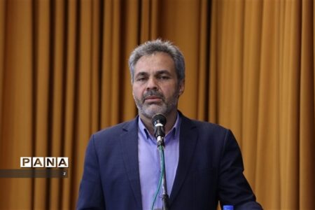 برخورد با ارباب رجوع باید توام با احترام، ادب و عزت آفرینی باشد