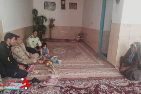 دیدار فرمانده انتظامی بافت با خانواده شهدا