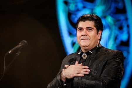 کنسرت رایگان سالار عقیلی در باغ شازده و ارگ بم