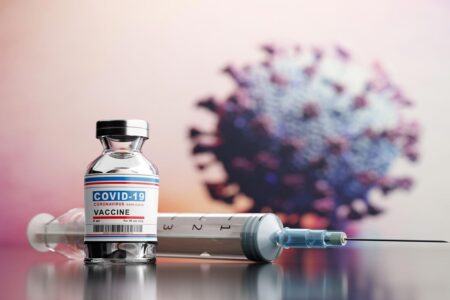 کرمانی ها از دز سوم واکسن استقبال نکردند