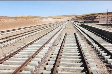 آغاز بازسازی نقاط بحرانی خط ریلی مسیر کرمان_ یزد