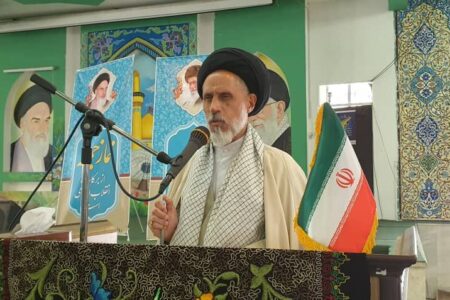 امام جمعه سیرجان بر رعایت اخلاق طبیعت‌گردی تاکید کرد