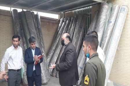 یک انبار احتکار فرش در رفسنجان پلمب شد