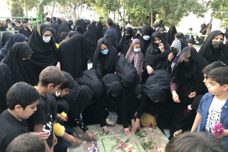 پیکر یک شهید گمنام در کرمان به خاک سپرده شد