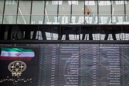 خودرویی ها عامل رشد بازار در اولین روز هفته