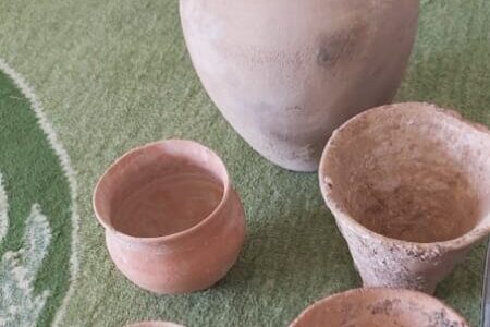 پنج شیء تاریخی به اداره‌کل میراث‌ فرهنگی کرمان اهدا شد