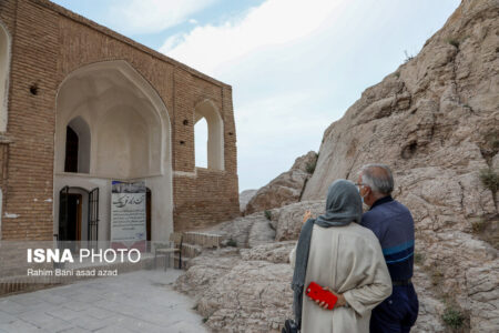جان دوباره تخت درگاه قلی بیگ کرمان