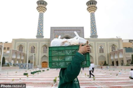 توزیع روزانه ۵ هزار افطاری ساده در حرم مطهر رضوی