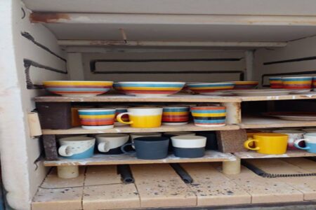 بانوی مددجوی بمی زمینه اشتغال ۱۶ زن سرپرست خانوار را فراهم کرد