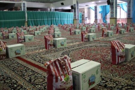 آغاز توزیع  ۲۰ هزار بسته معیشتی توسط سپاه ثارالله در کرمان