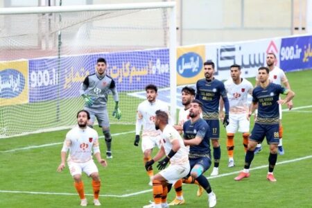 دربی کرمان به کامِ گل‌گهر/ صعود به رتبه پنجم