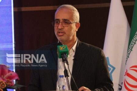 استاندار کرمان: بخش خصوصی در بازآفرینی شهری حمایت می‌شود